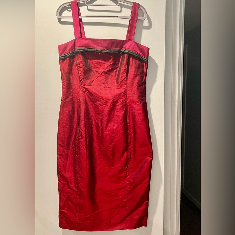 Dana Buchman 100% silk red shift dress. Size 6.